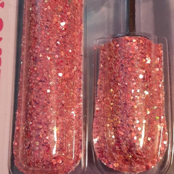 COLORBASH VOLUMIZING MASCARA - Picture 5 of 5